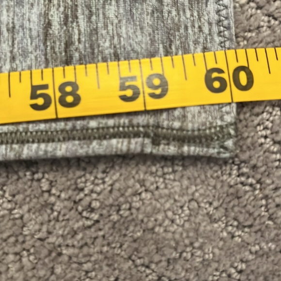 Lululemon scarf/wrap One Size Grey with green undertones - Picture 7 of 7